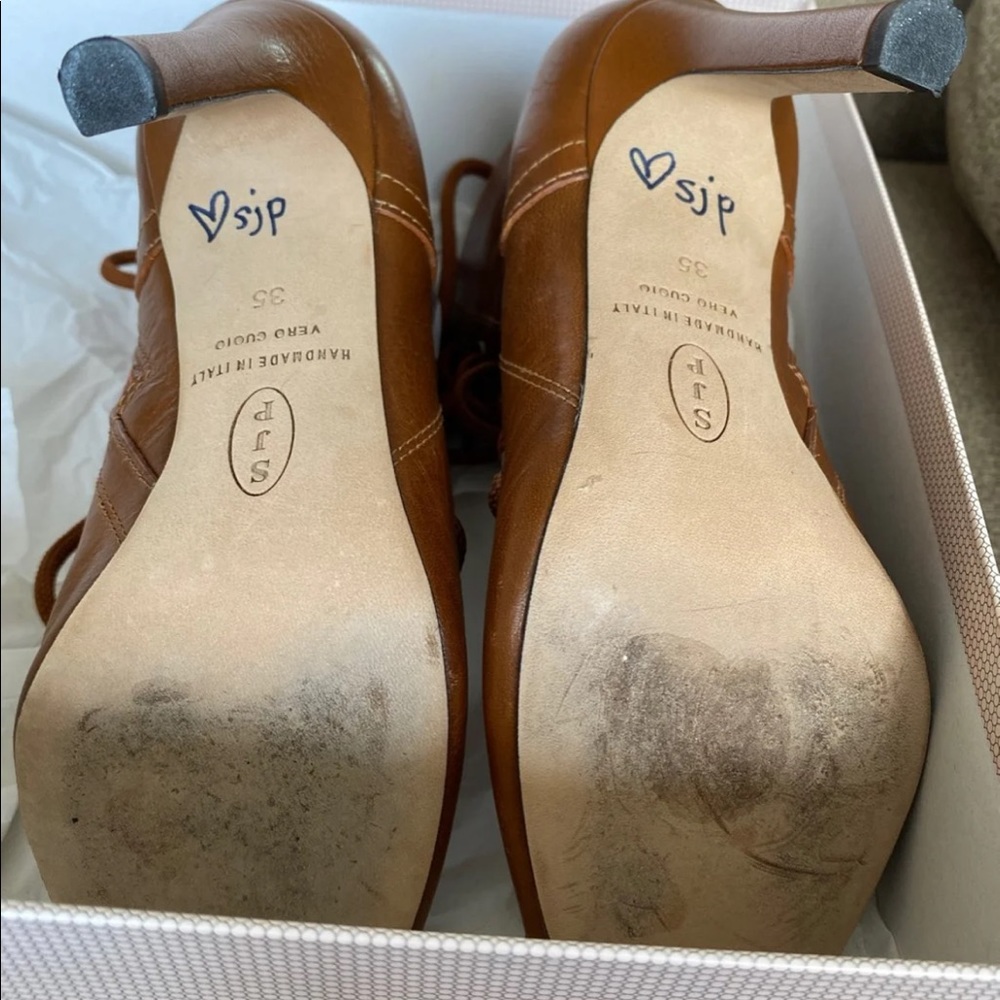 Autographed Sarah Jessica Parker Heels!